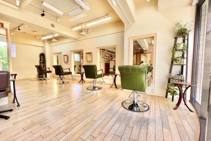 Bóng đèn Salon tóc tại Daikanyama