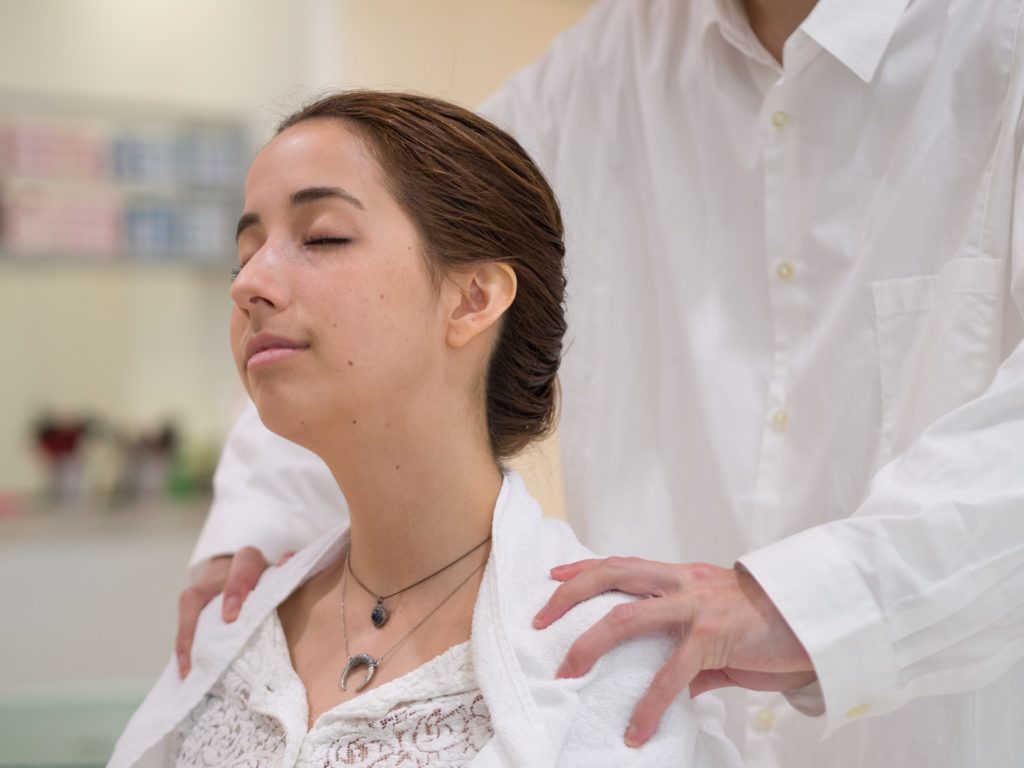 Salon Renjishi package - Picture 6 - shoulder massage