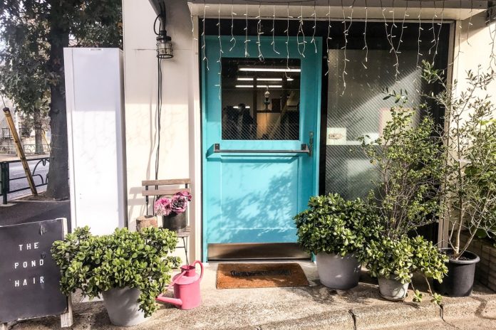 El Salón de Tokio Estanque de pelo en Nakameguro