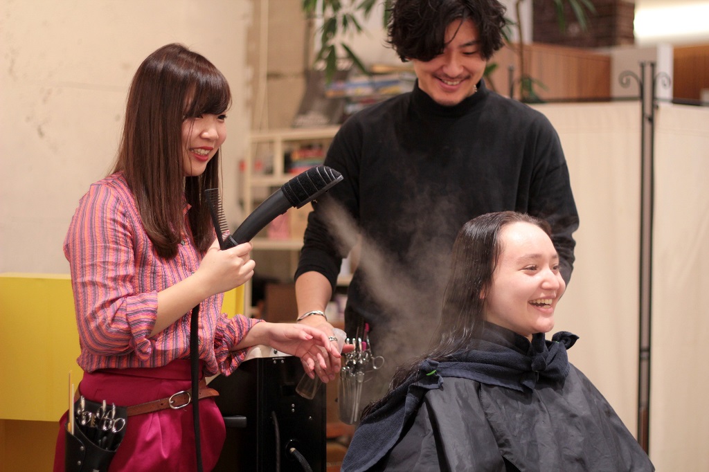 Salón paquete NORA - Imagen 5 - el tratamiento del cabello con el uso de vapor de agua el cabello