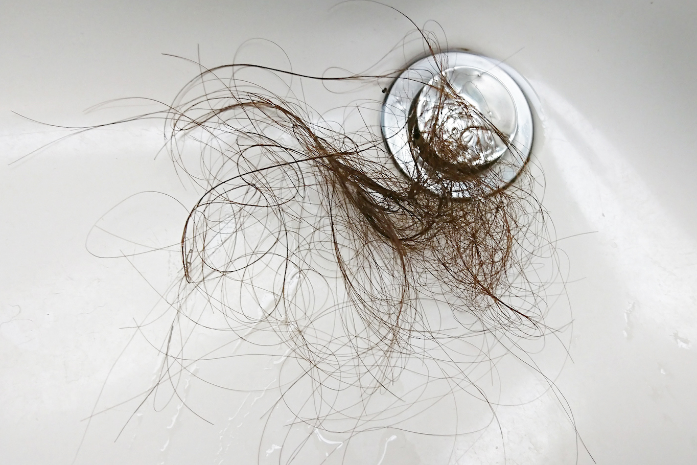 Troubles da đầu gây rụng tóc