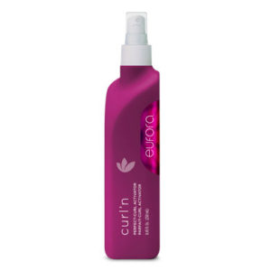 Producto de peinado para cabello rizado.