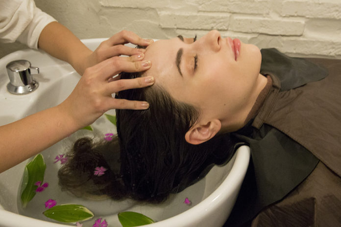Medicated Herbal Oil Head Spa for Total Relaxation in Tokyo